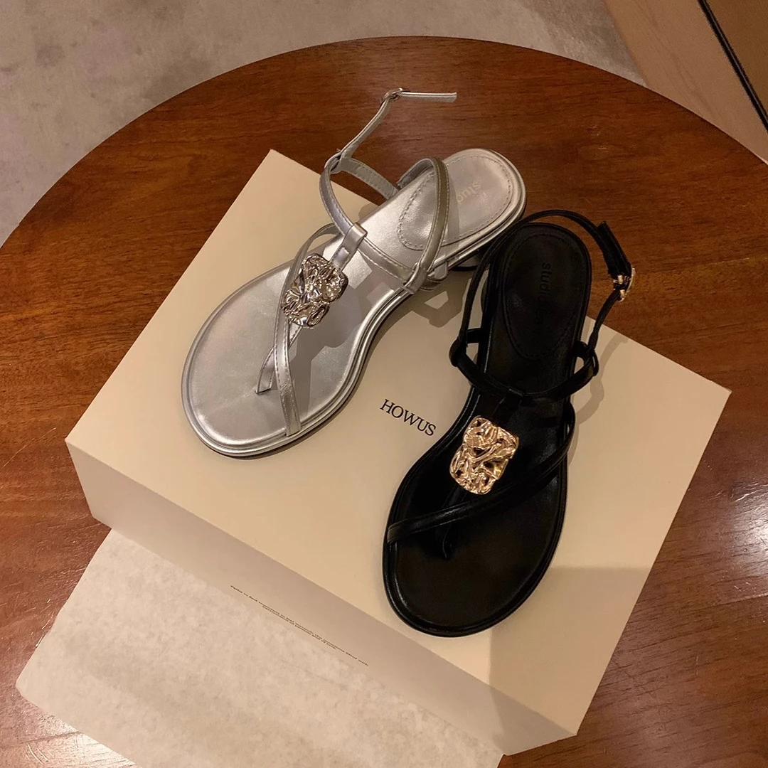 葡萄妈同款~网红夹脚细带夹趾金属扣粗跟凉鞋女款2025新款夏季