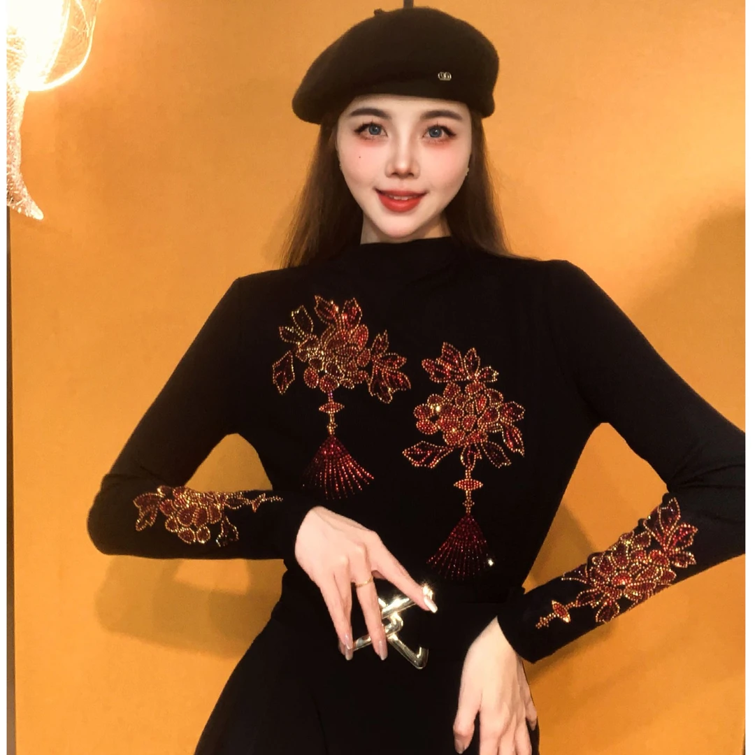 秋冬新款洋气轻奢时尚重工烫钻黑色长袖打底衫显瘦气质百搭上衣