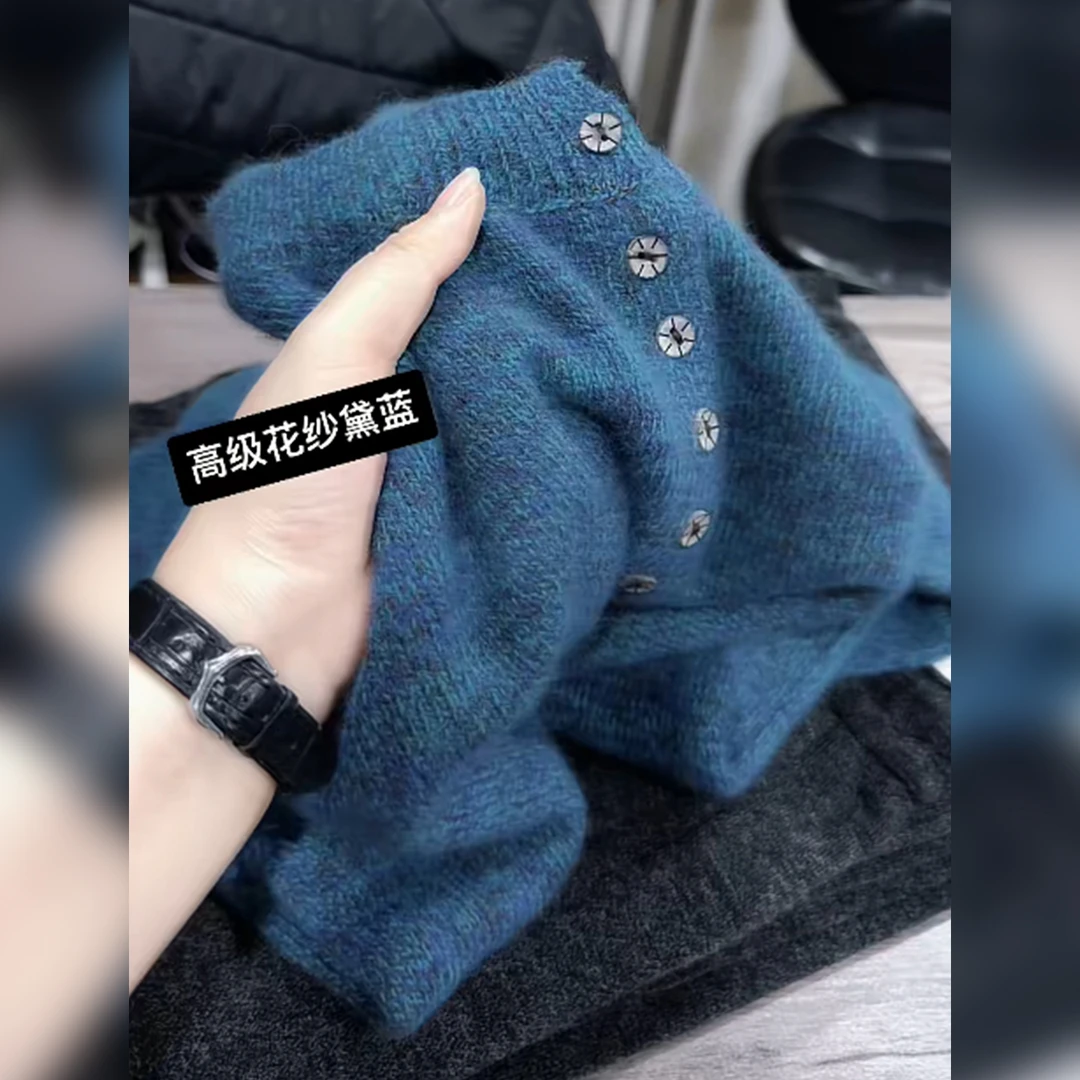 2025秋冬新款慵懒舒适减龄长袖毛衣轻奢上衣独特高级感软糯针织衫