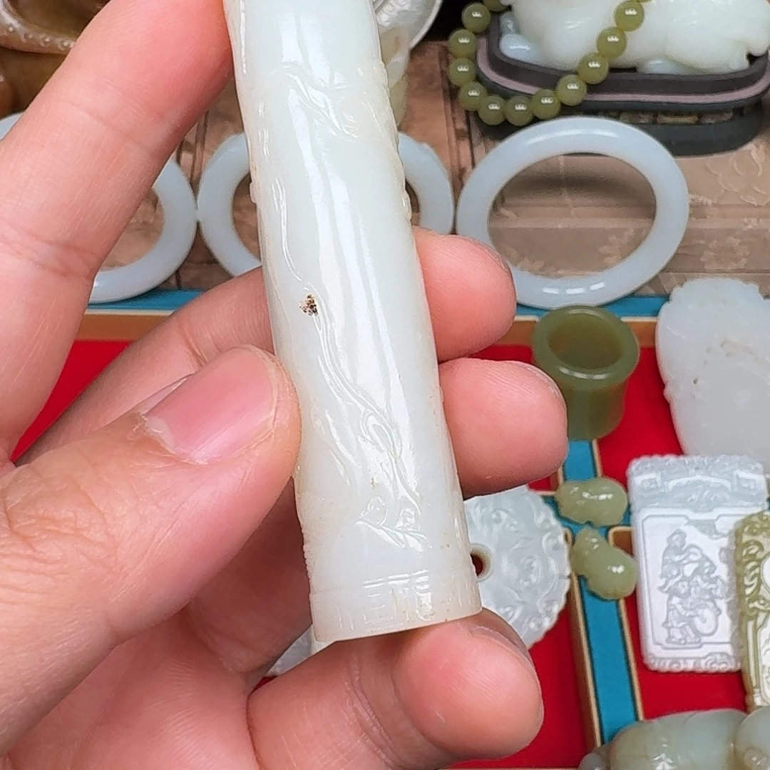 刘***溜和田玉未镶嵌挂件