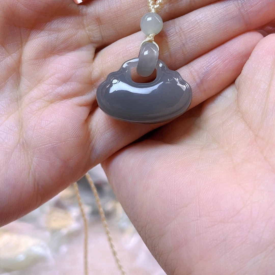 吊坠(赠链)未镶嵌和田玉