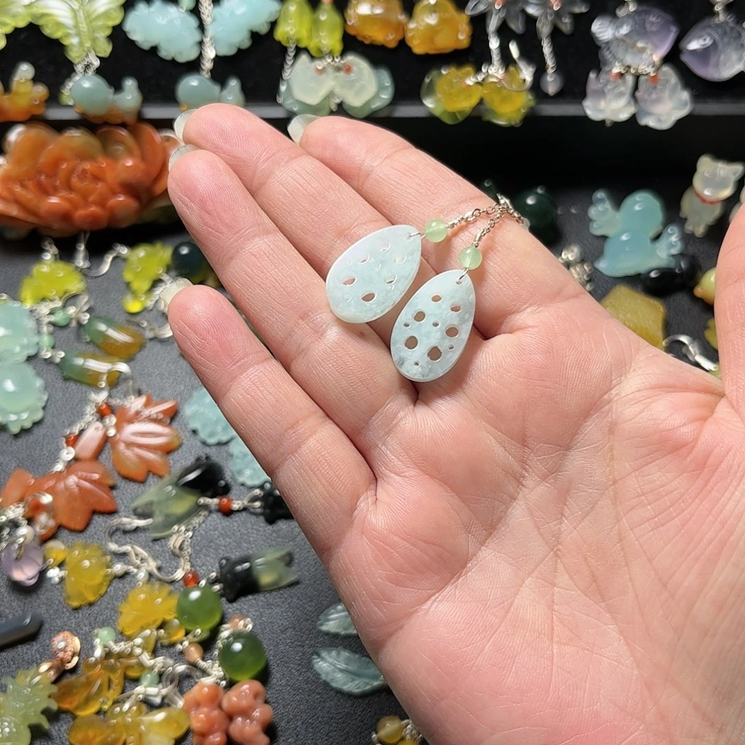 无***@蛇纹石玉未镶嵌耳饰