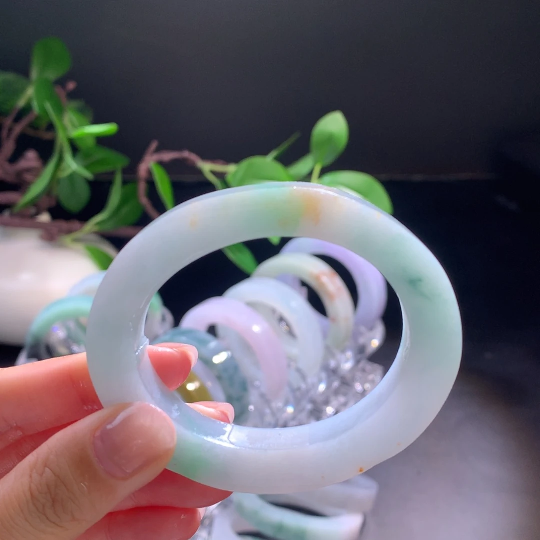 未镶嵌翡翠手镯定制翡翠