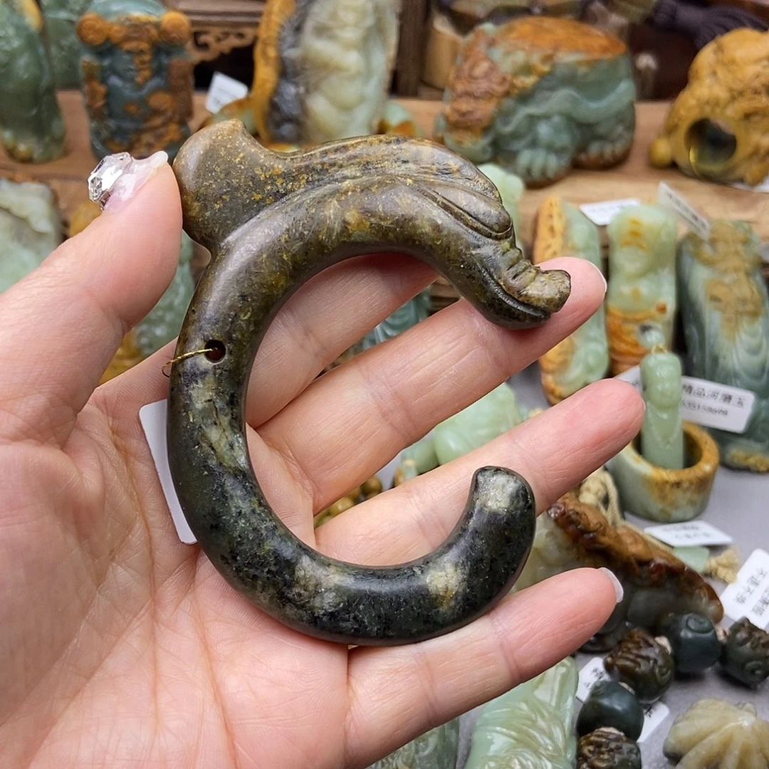 岫岩河磨玉（透闪石质玉）挂坠未镶嵌?*