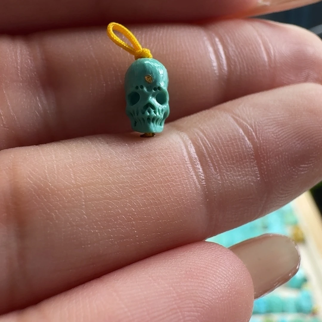 绿松石未镶嵌颈饰