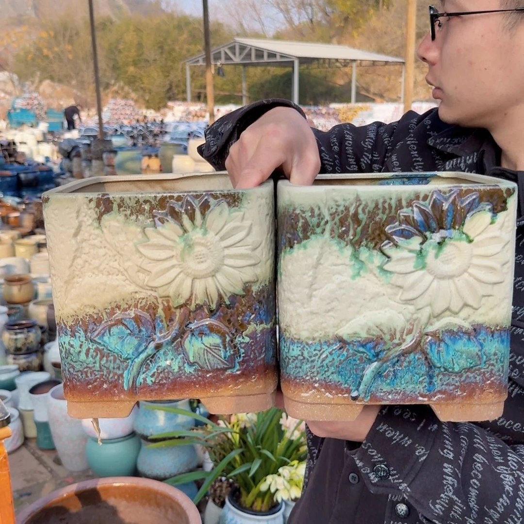 紫砂花盆口19高19（两个方太阳花绿