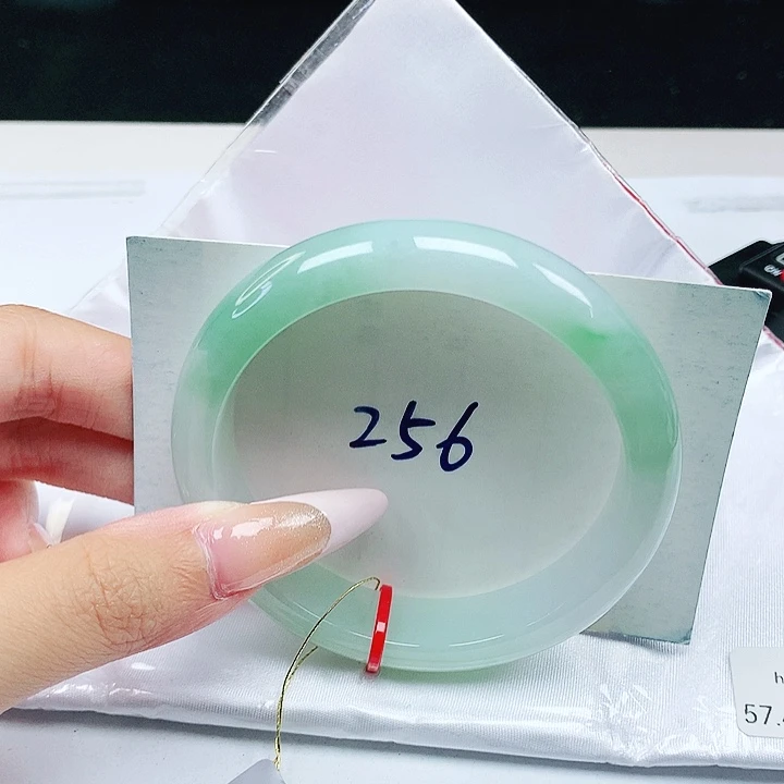 翡翠手镯未镶嵌57.4圈