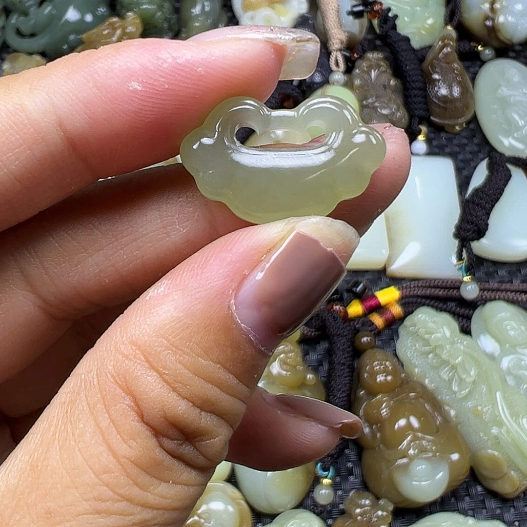 和田玉未镶嵌颈饰卡22.2