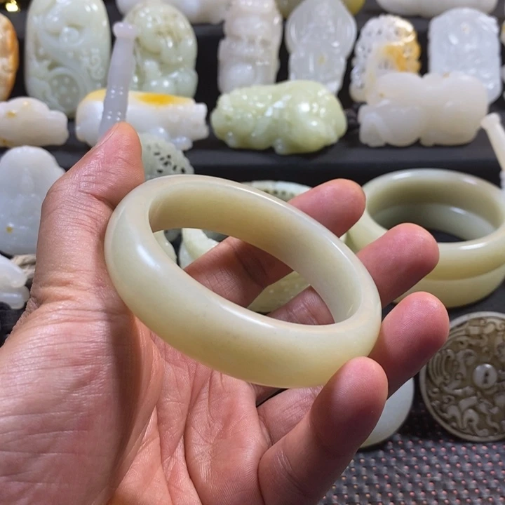 和田玉未镶嵌颈饰阿*