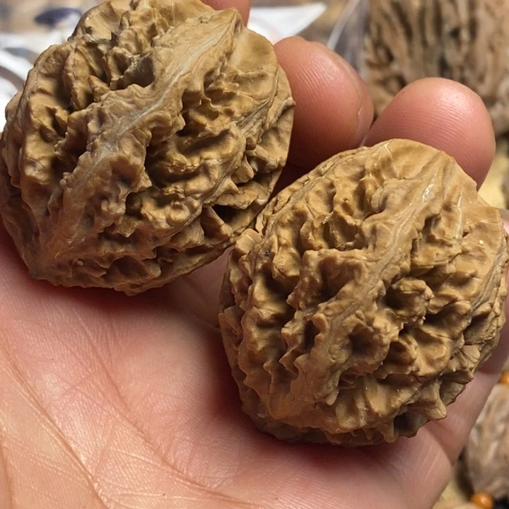 文玩核桃吊坠娜姐287