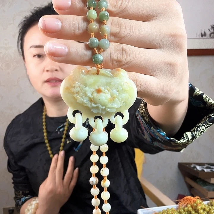 岫玉吊坠(赠链)未镶嵌