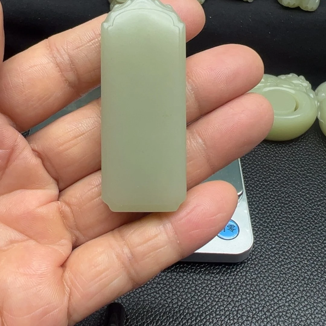 和田玉（糖玉）未镶嵌吊坠(不含链)