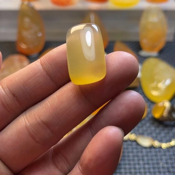 四***哥石英质玉未镶嵌小小吊坠挂件挂件