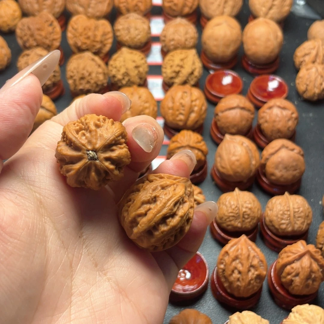 自***在核桃。。。。。。。。。。。。