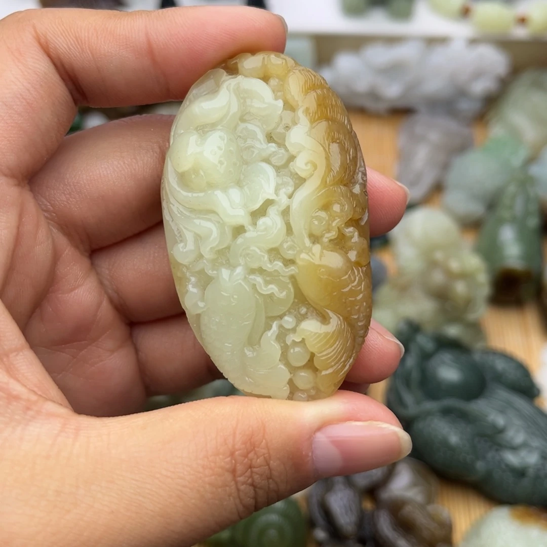 悠***然和田玉未镶嵌挂件