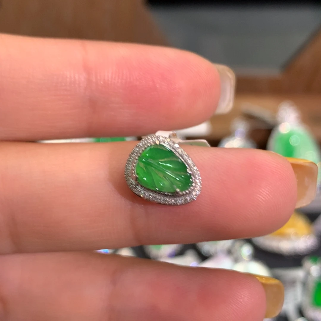 翡翠18K金镶嵌吊坠(不含链)