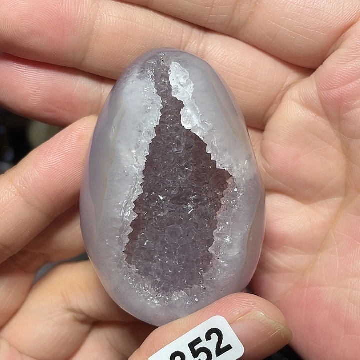 未镶嵌水晶大型摆件（非配饰）