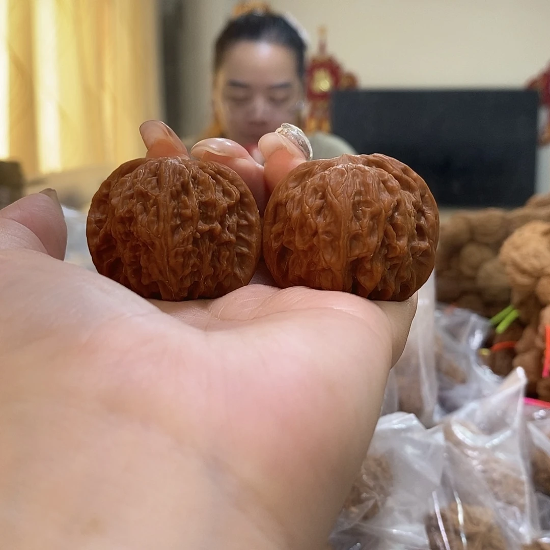 把件文玩核桃40红皮磨盘打底了