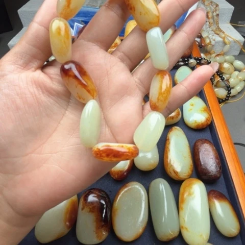 和田玉颈饰未镶嵌新****人