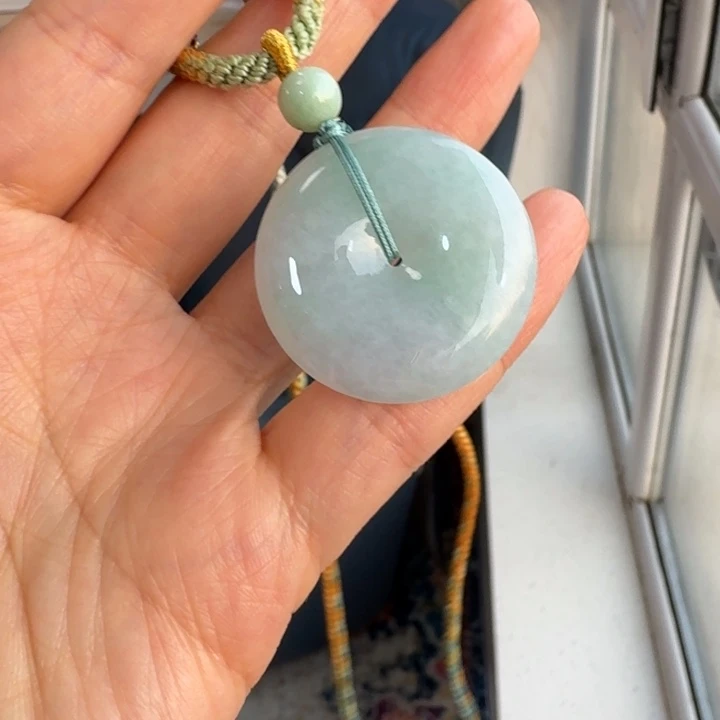 翡翠未镶嵌颈饰平安扣