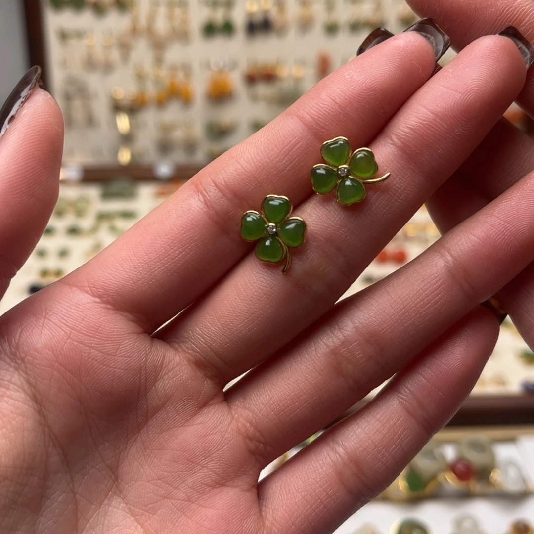 和田玉未镶嵌耳饰