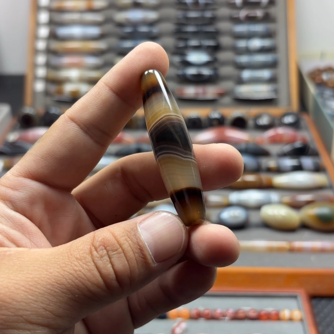 福***）玛瑙/玉髓未镶嵌锁骨