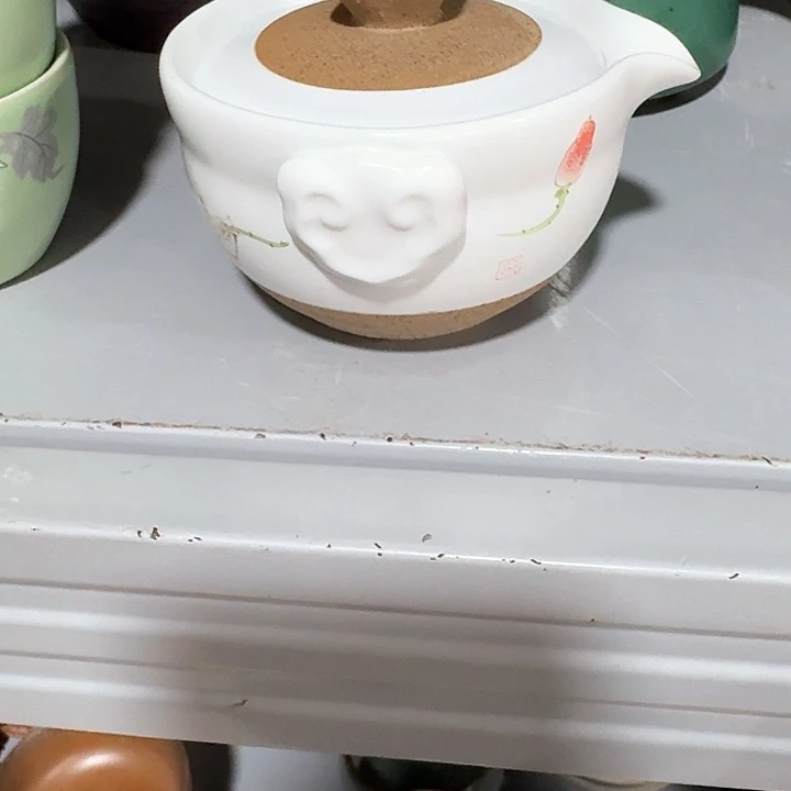 主人杯一个，瓷，品茗