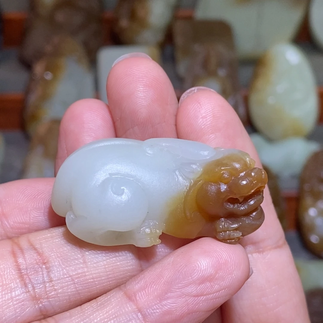 定制和田玉且末糖貔貅