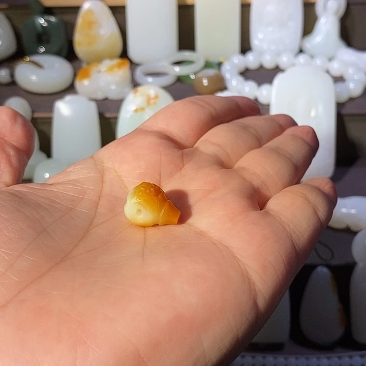 恒***保颈饰未镶嵌和田玉