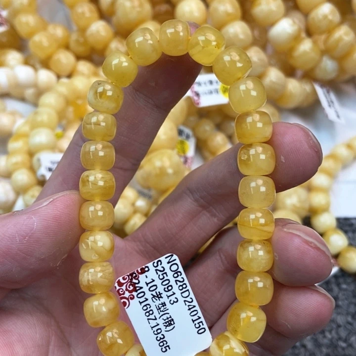 琥珀未镶嵌珠宝奇石40