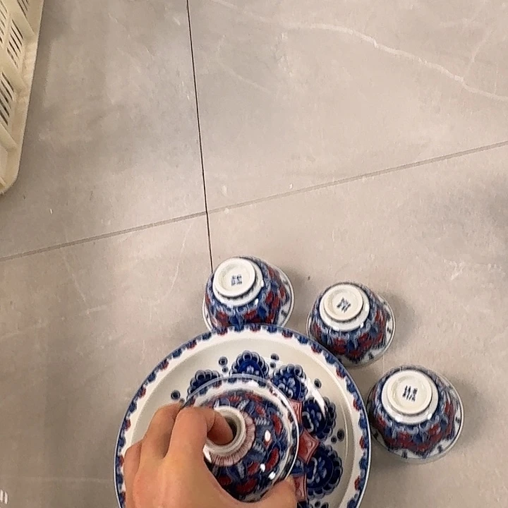 瓷片釉里红曼陀罗花二才元宝盖碗