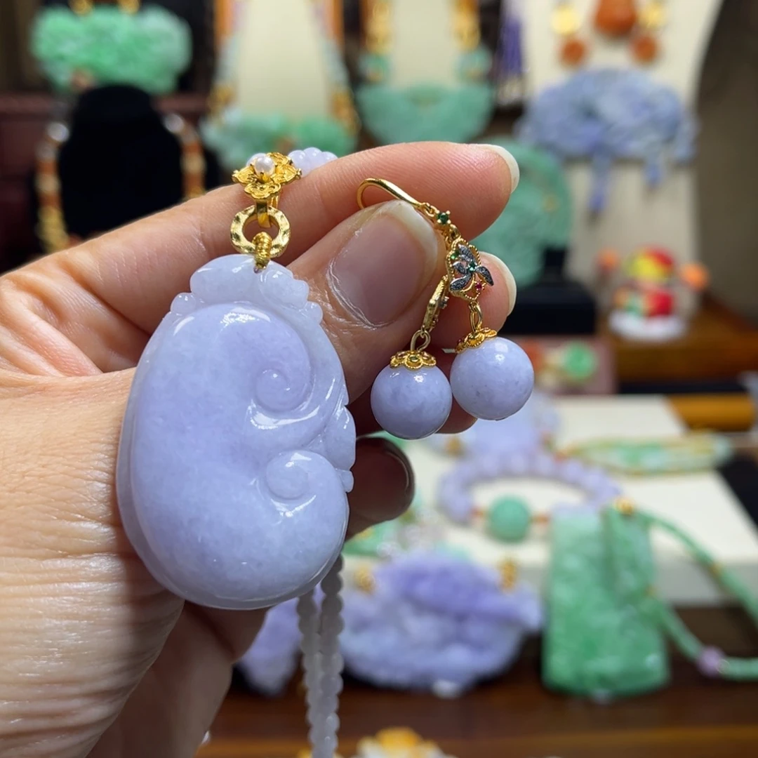 C***运翡翠未镶嵌颈饰天然翡翠吊坠➕耳饰