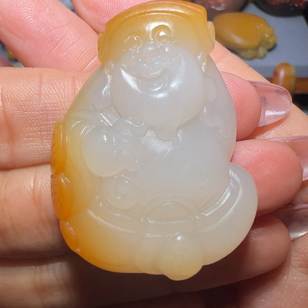 坤****和田玉未镶嵌颈饰