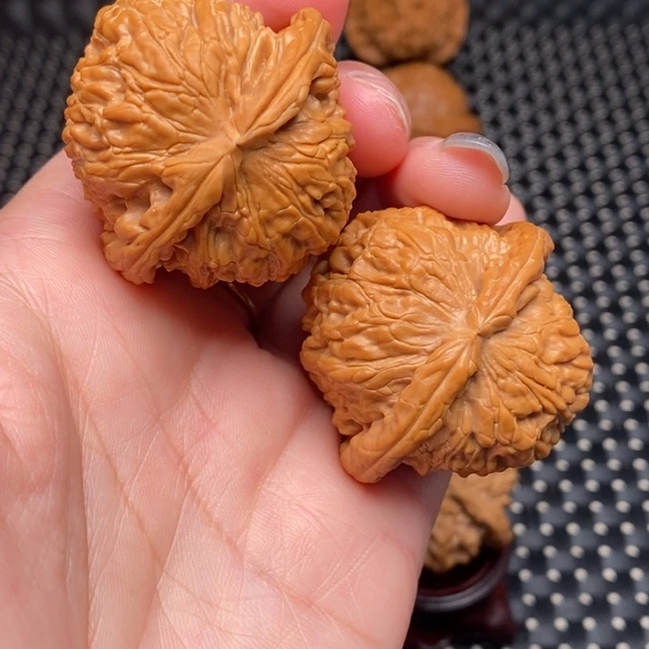 小***笔文玩核桃吊坠8白狮子41