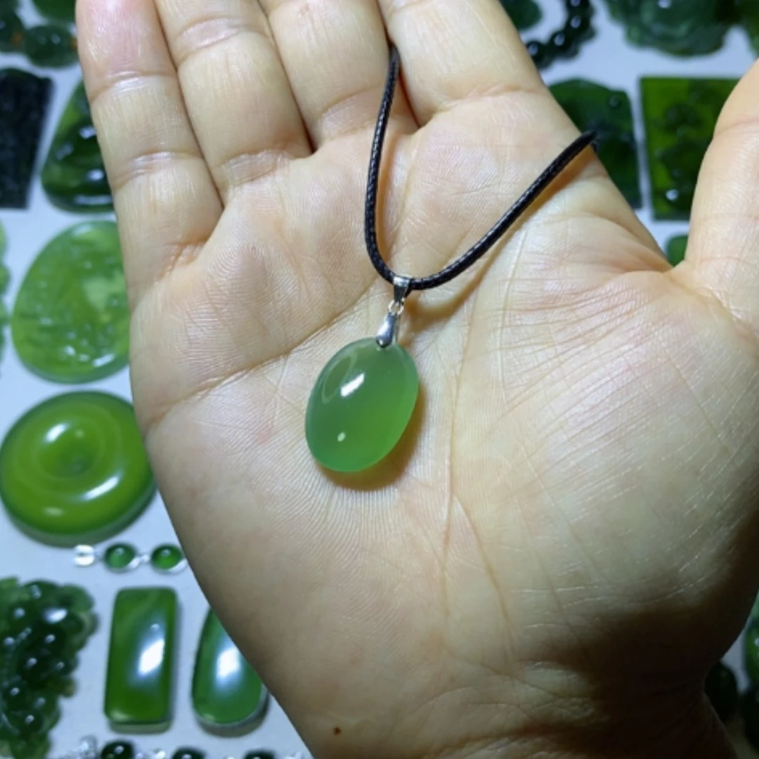 【闪购商品】未镶嵌蛇纹石玉颈饰