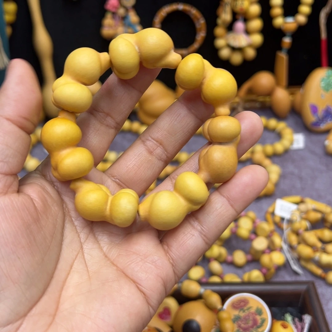 卿***闲草里金金蟾手串7颗