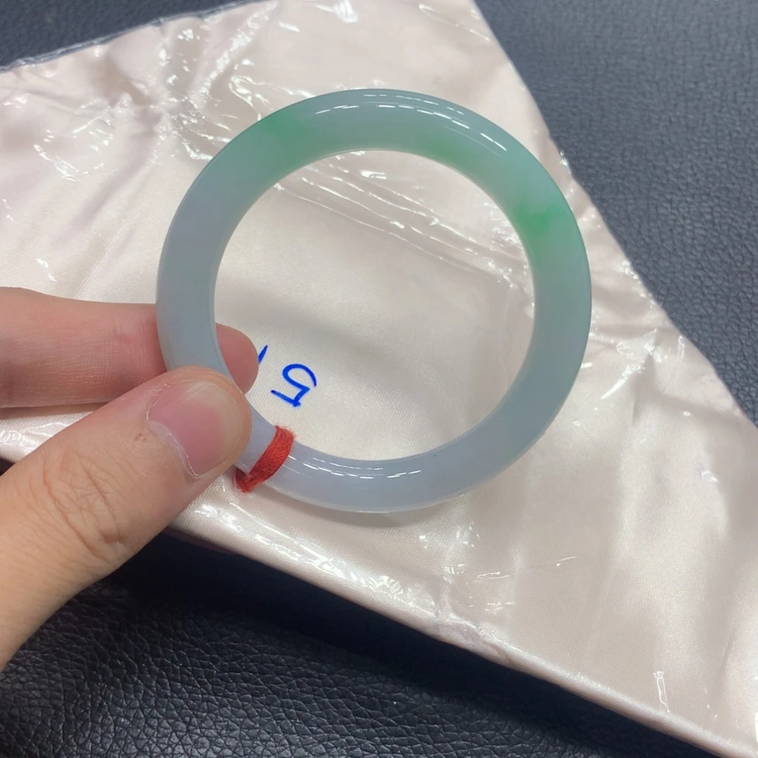 翡翠手镯（贵妃镯）未镶嵌翡翠