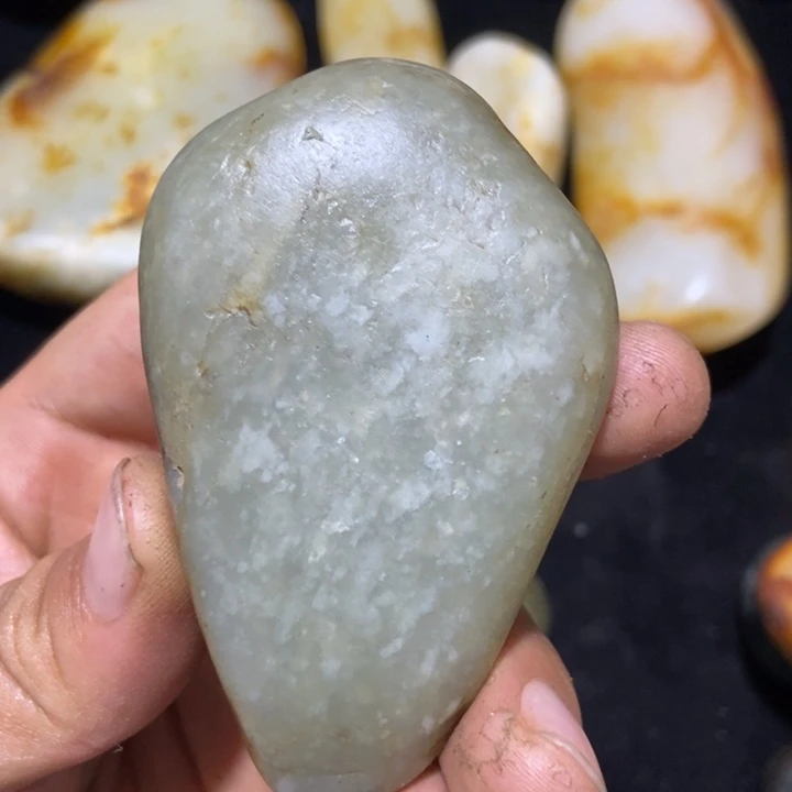 和田玉（糖玉）未镶嵌颈饰