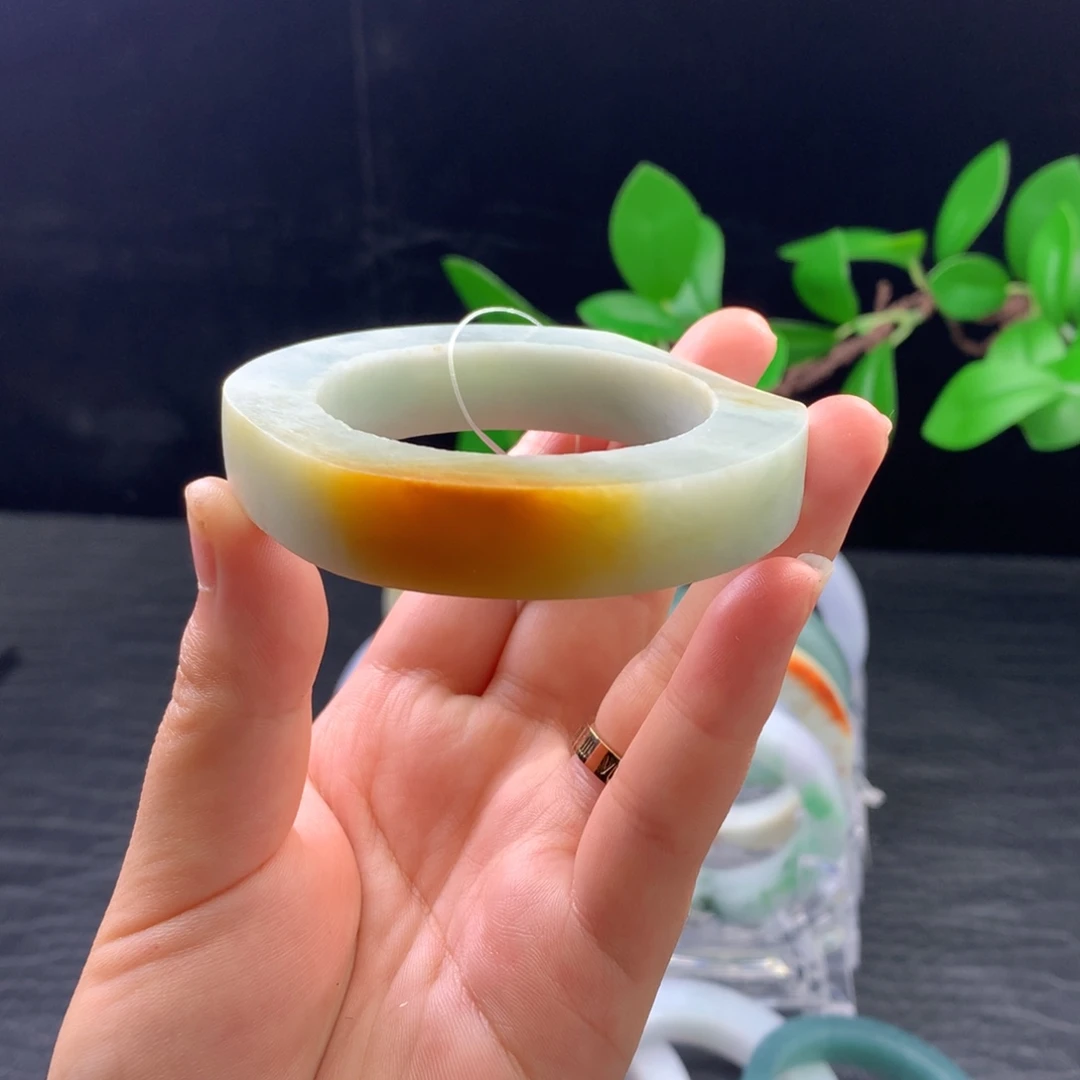未镶嵌手镯定制翡翠