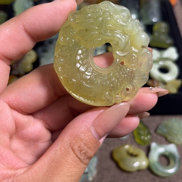 蛇纹石玉合金颈饰