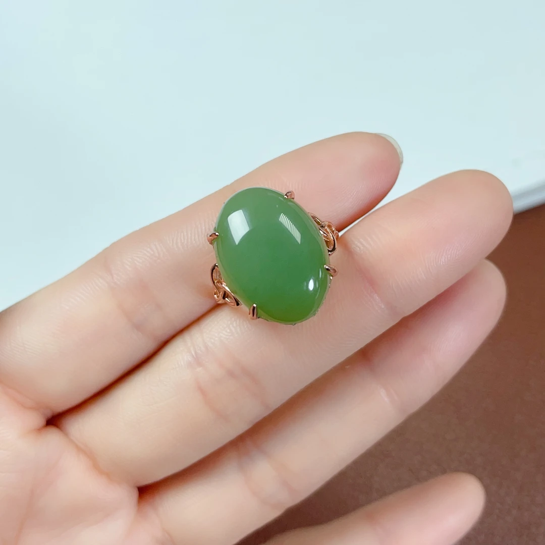 天然和田玉碧玉粉绿鸽子蛋大戒指 银镶玉女款精致百搭玉质温润