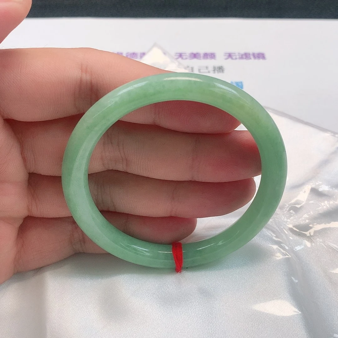 翡翠手镯（圆镯）未镶嵌300号