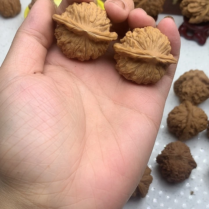 晴***何文玩核桃吊坠40天地