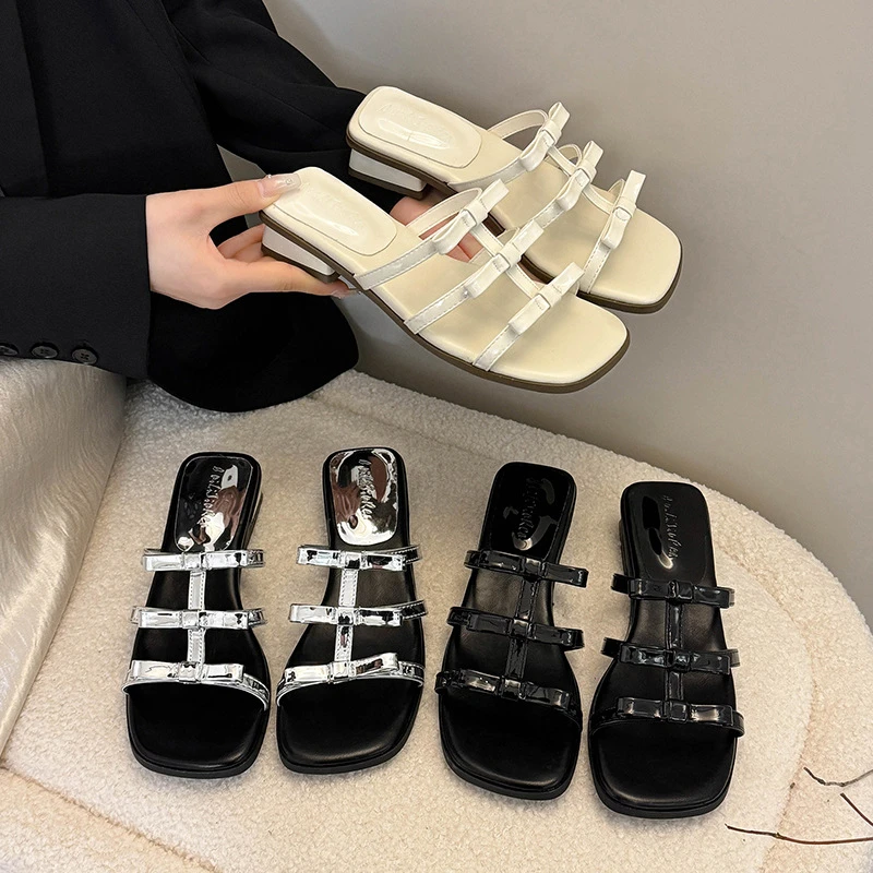 夏季粗跟凉鞋女2025新款平底方头露趾拖鞋女夏季外穿休闲凉拖女