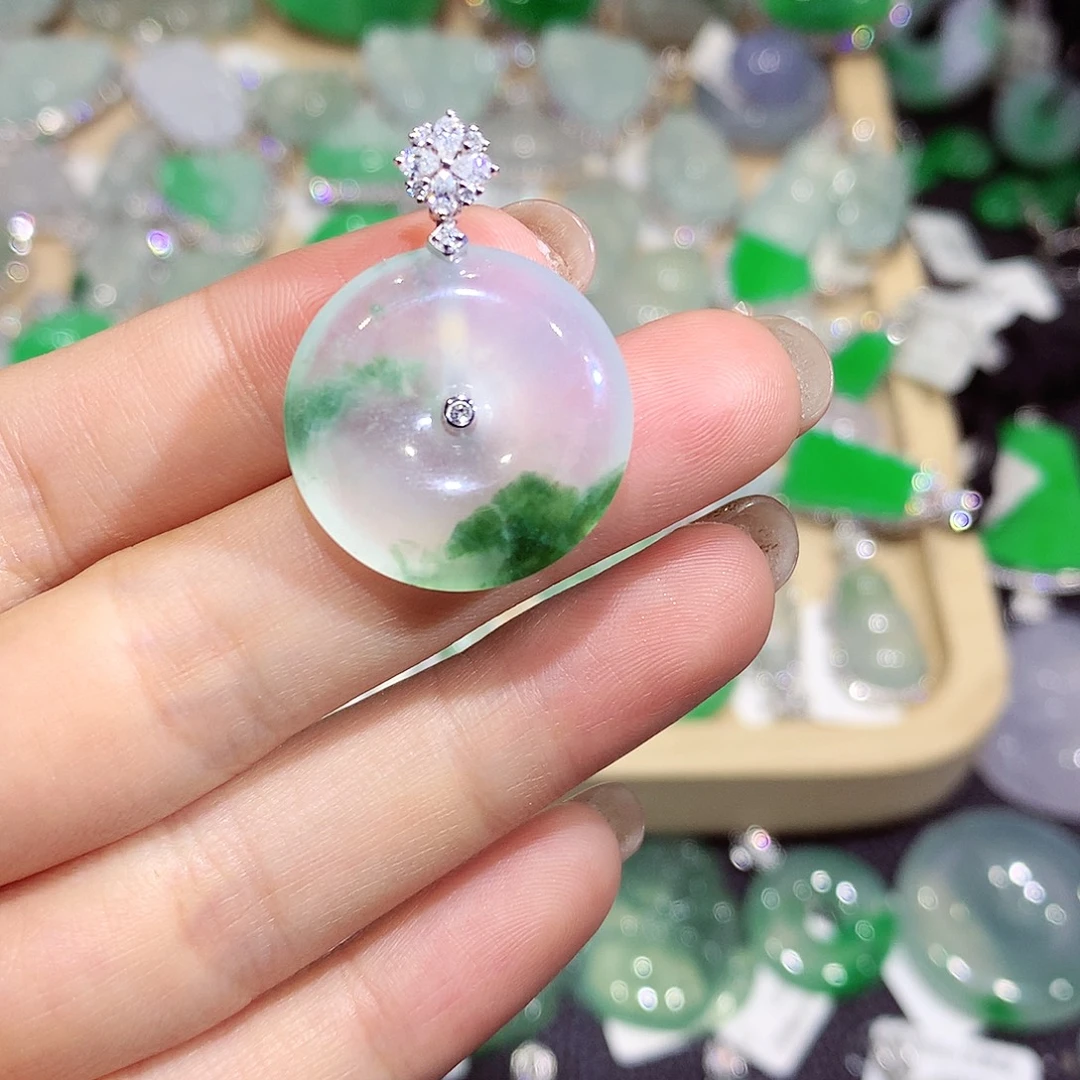 翡翠18K金镶嵌颈饰扣子