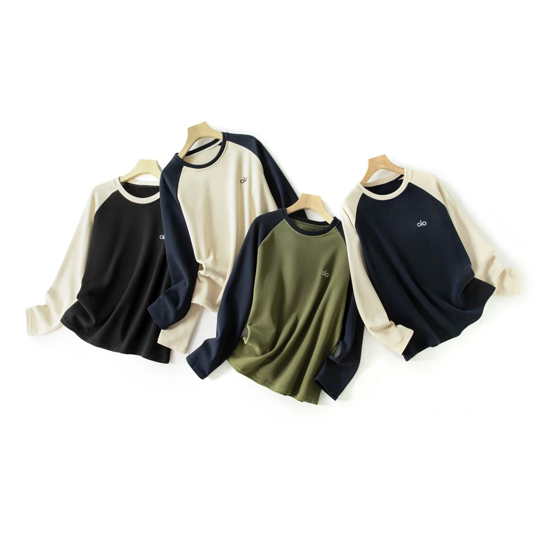 「山茶花香」软糯牛奶绒~字母刺绣拼色插肩袖休闲圆领宽松上衣