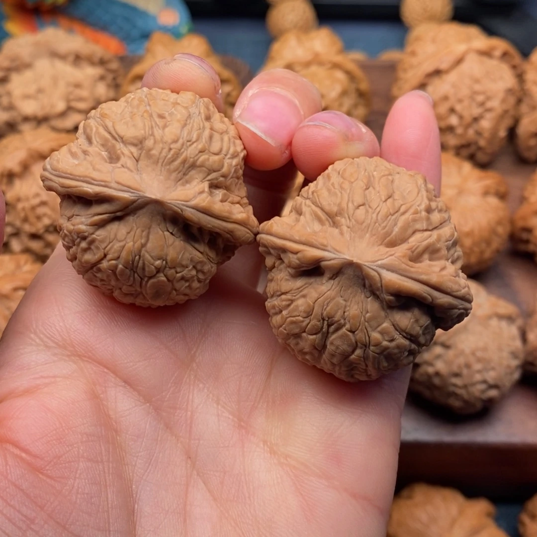 文玩核桃把件37全品，原桩圆球乾隆磨