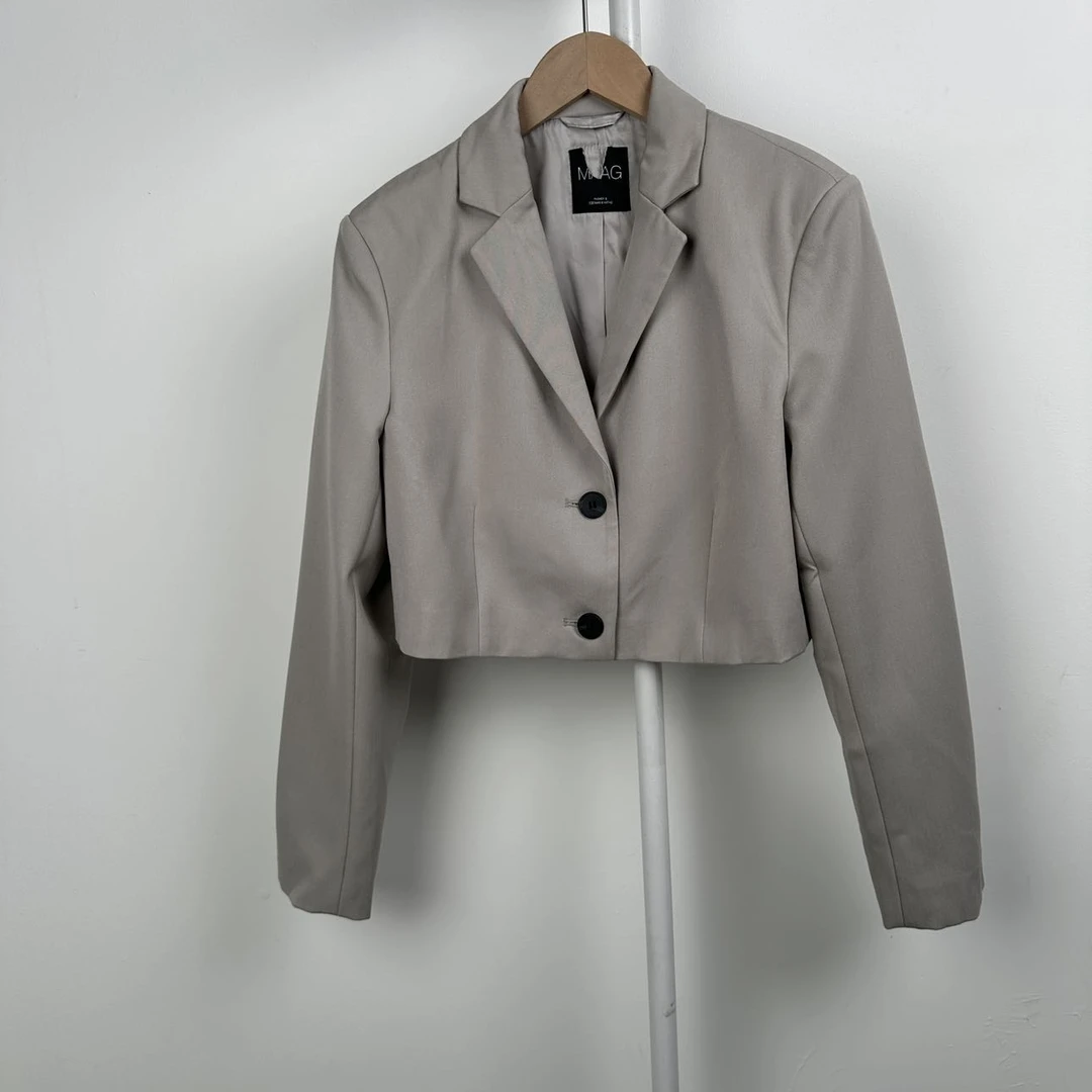 8061秋季长袖休闲女装秋季女外套外套气质百搭轻奢时尚简约女士