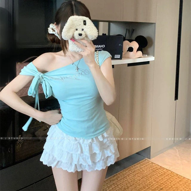 烫钻斜肩短T夏设计感短款甜辣妹上衣