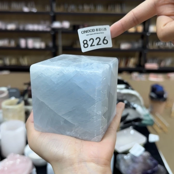 8226蓝水晶小墩墩